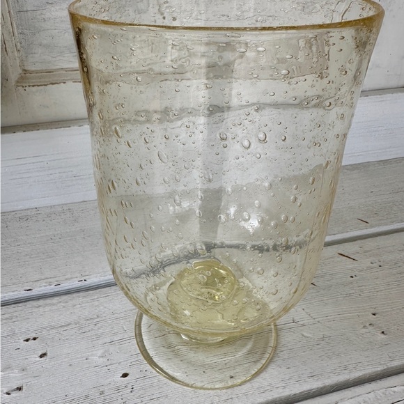 BUBBLE GLASS, FOOTED PEDESTAL VASE. CLEAR, THICK GLASS. NO CRACKS OR CHIPS. - Picture 7 of 9